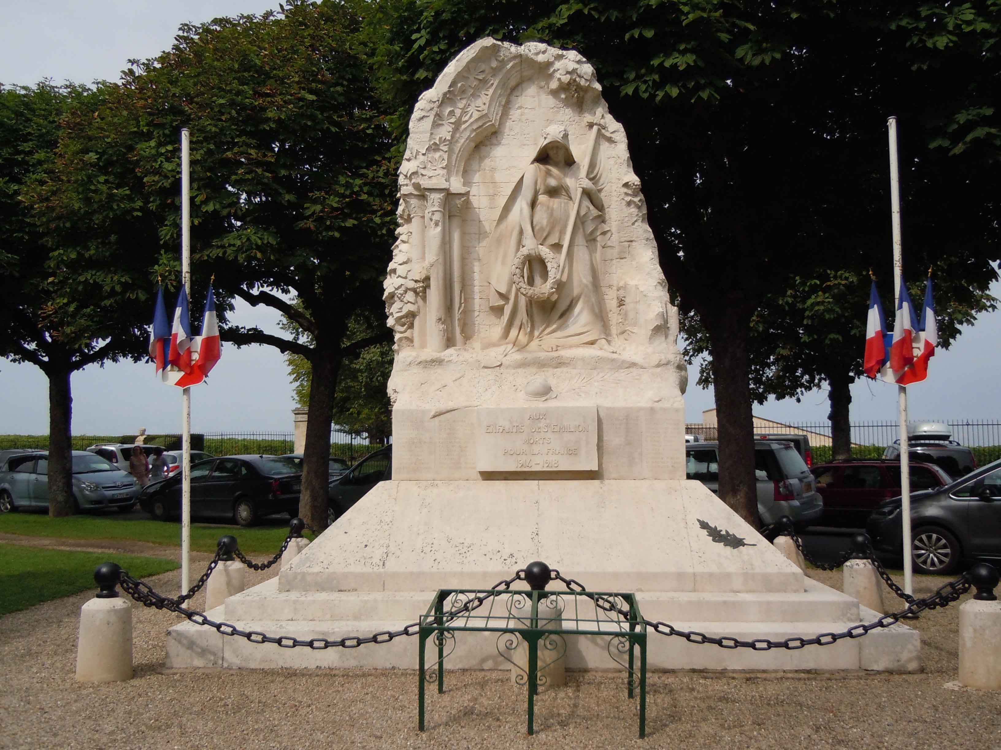 monument aux morts Saint Emilion